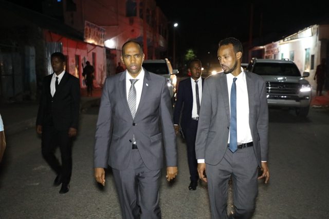 R/wasaare Kheyre oo xalay kormeer ku sameeyey qeybo kamid ah Muqdisho+sawirro