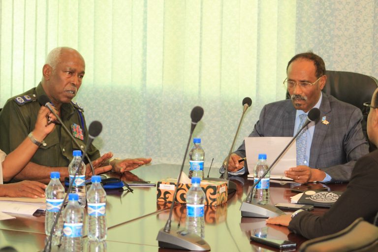 Wasiir Beyle oo la Kulmay Taliyaha Ciidanka Booliska Soomaaliya iyo Saraakiil kale