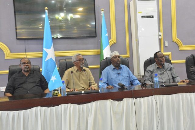 Guddoomiyaha Golaha Aqalka sare oo Kismaayo kula kulmay ururada Bulshada rayidka