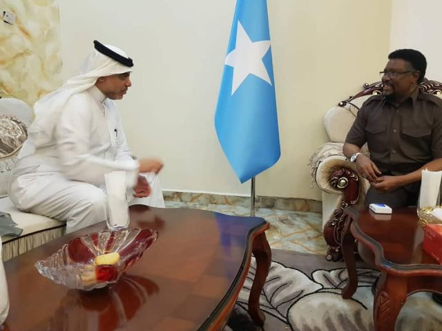 Guddoomiyaha Golaha shacabka oo la kulmay Safiirka Sacuudiga u fadhiya Soomaaliya