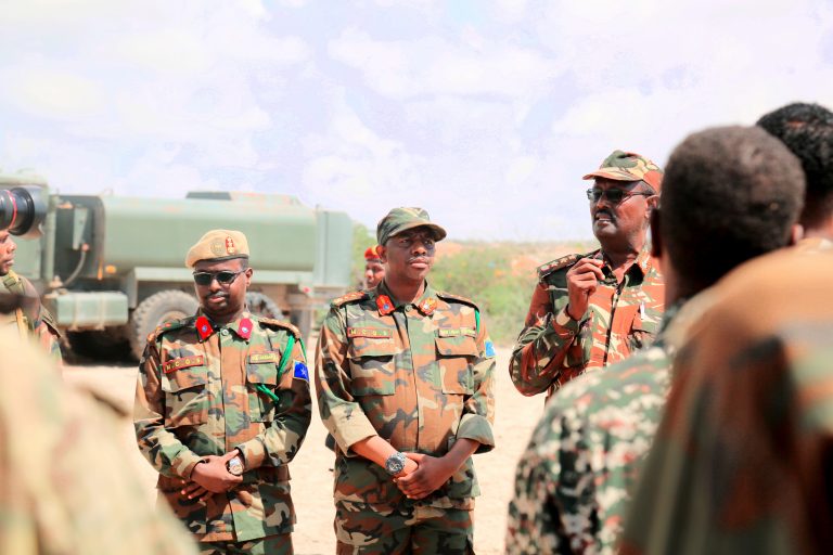 Bahda Garsoorka Ciidanka oo tacsi u diray Shuhadadii ku baxday gacanta Arga-gixisada…