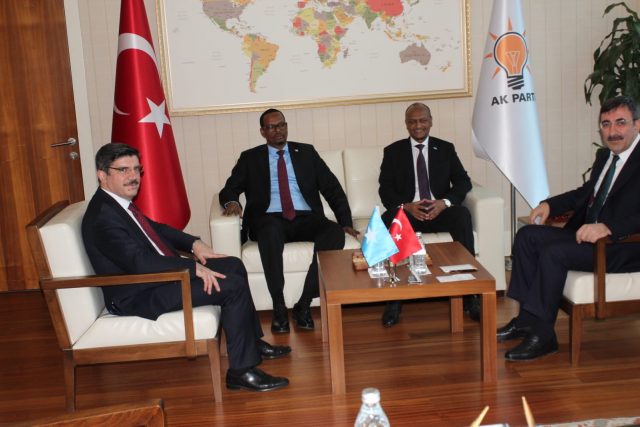 Ra’iisul Wasaare ku-xigeenka dalka oo Turkiga kula kulmay Madaxda Xisbiga AK Party