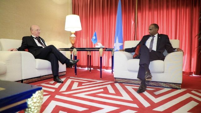 Ra’iisul wasaare Khayre oo la kulmay Guddoomiyaha Guddiga Amniga iyo Nabadda Midawga Afrika