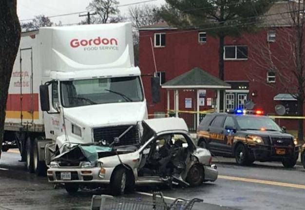 Laamaha ammaanka Mareykanka oo baaraya meydka labo gabdhood oo Soomaali ah oo shil ku dhintay