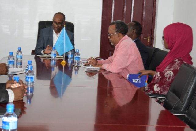 Wasiirka Waxbarashada XFS oo la kulmay xubno ka socda jaamacadda Afrika ee dalka Suudaan