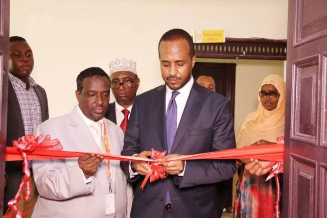 Wasiirka Qorsheynta XFS oo xarigga ka jaray xafiiska Care International oo Muqdisho laga furay