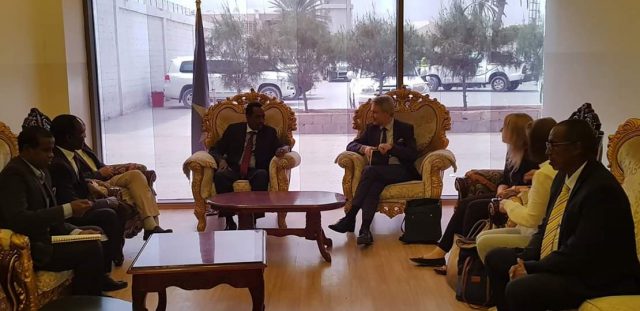 Wasiirka Arrimaha Dibadda Soomaaliya oo qaabilay wafdi Finland ah