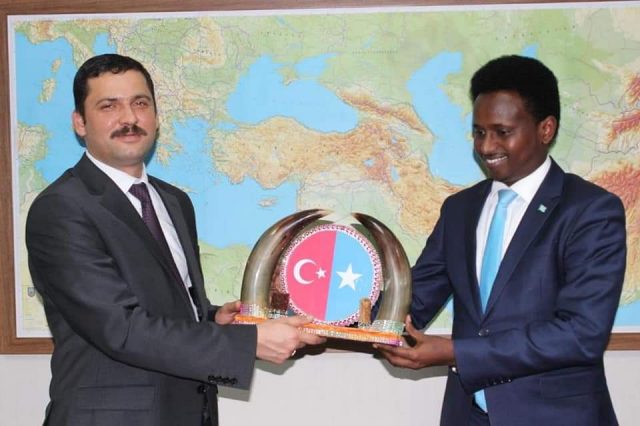 Soomaaliya iyo Turkiga oo iskaashi ka yeelanaya socdaalka iyo isdhaafsiga Xogaha