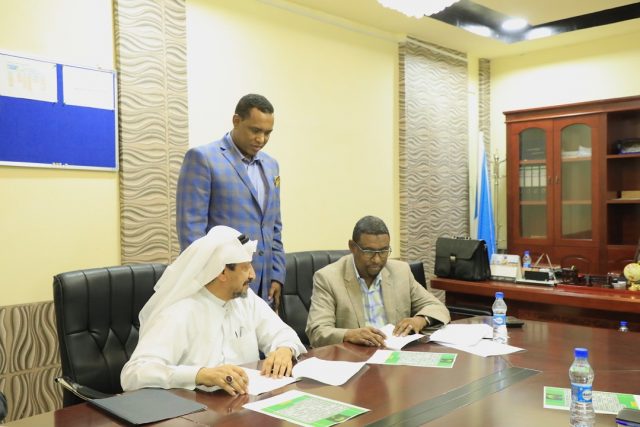 Wasaaradda Batroolka Soomaaliya iyo Maalgashadayaal Qatar Ka Socda oo is-afgarad Kala Saxiixday
