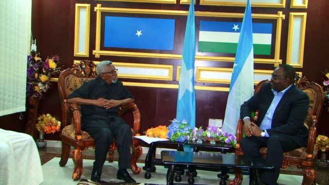 Gddoomiye Cabdi Xaashi oo la kulmay Madaxweynaha Puntland