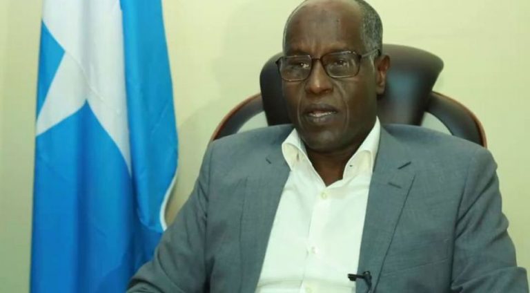 Wasiirka Arrimaha Gudaha XFS oo maanta xafiiskiisa kula kulmay safiirka Turkiga u fadhiya Soomaaliya
