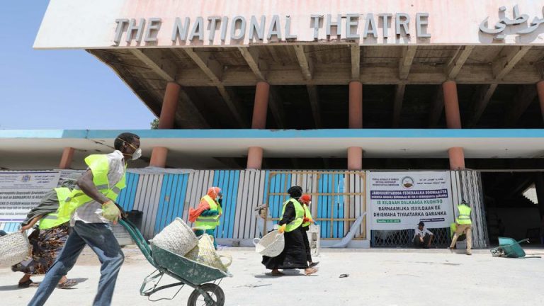 Jilaa Caan ah oo Sheegay inuu ku Riyoonayo Fursad 2-aad xilli ay Soomaaliya Is-Xilqaam ku dhisanayso Golaha Murtida ee National-Theatre-ka.