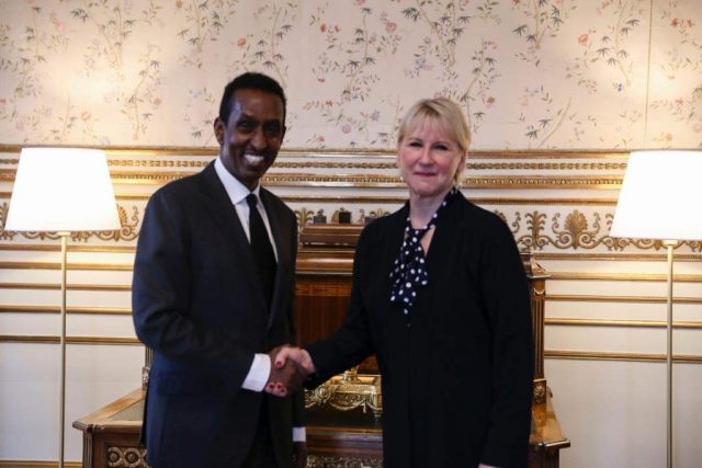 Wasiirka Arrimaha Dibadda Soomaaliya oo dhiggiisa Sweden kula kulmay Stockholm