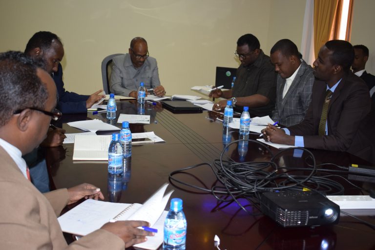 Wasiirka waxbarashada XFS oo la kulmay wasiirada waxbarashada maamul goboleedyada