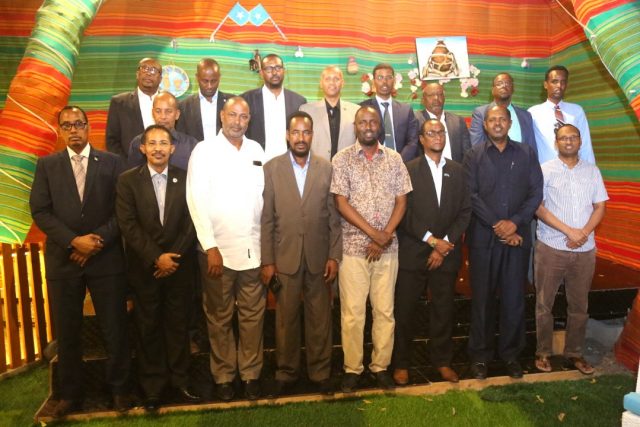 Wasiirrada Jubbaland ee Muqdisho Ku Sugan oo Casho Sharaf Loo Sameeyay