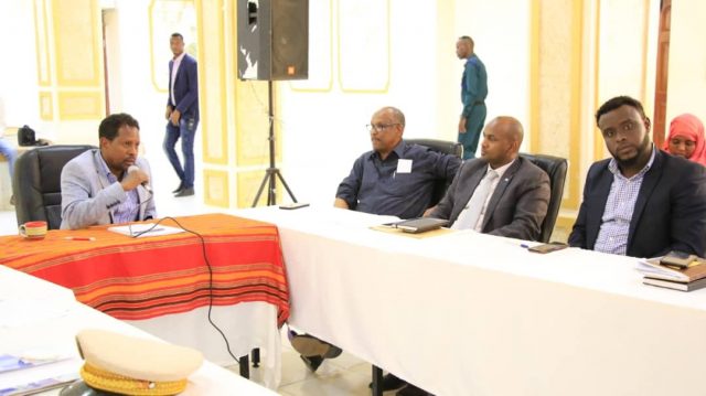 Shirka Tubta Gobolka Banaadir oo looga hadlay Ammaanka Caasimadda iyo awoodsiinta Dhalinyarada