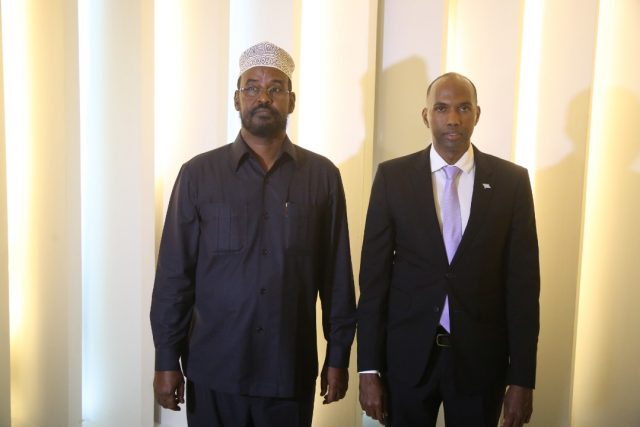 Ra’iisul Wasaare Khayre oo casho sharaf hoygiisa ugu sameeyay Madaxwaynaha Jubaland