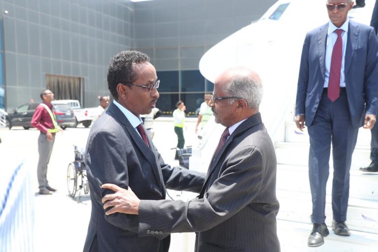 Wasiirka Arrimaha Dibadda ee Eritrea iyo La-taliyaha Madaxweynaha dalkaas oo soo gaaray Muqdisho