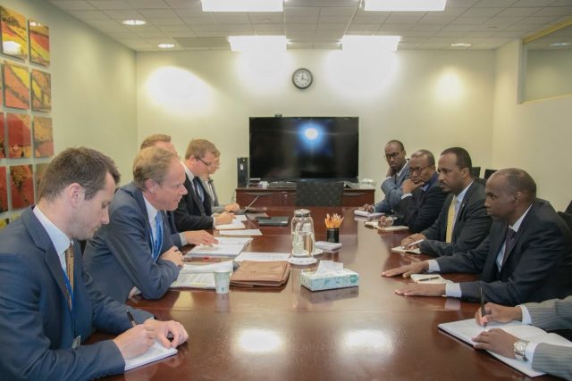 Ra’iisul Wasaare Khayre Oo La Kulmay Xog-hayaha Joogtada Ah Ee Waaxda Horumarinta Caalamiga Ah Ee Ingiriiska