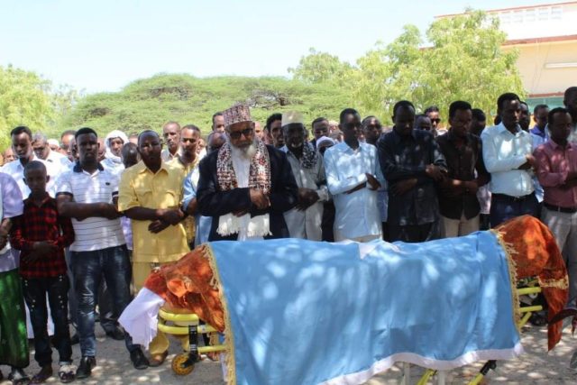 Meydka shahiid Xuseen Ceelaabe Faahiye oo Muqdisho lagu aasay.