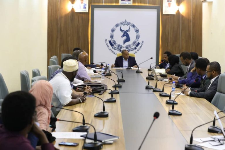 Ra’iisul Wasaare Khayre oo Guddoomiyay kulan looga Hadlay Amniga Caasimadda Ee Muqdisho