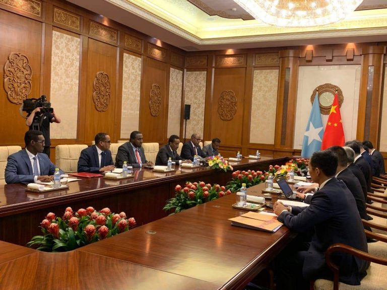 Wasiirka Arrimaha Dibadda Soomaaliya Oo Shir Laba Geesood Ku Qabtay Shiinaha “SAWIRRO”