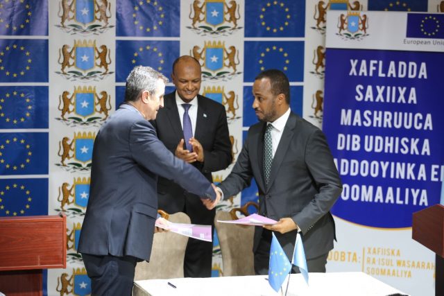 Dowladda Soomaaliya iyo Midowga Yurub oo kala saxiixday Mashruuc ay ku baxayso 42 Million oo Yuuro.