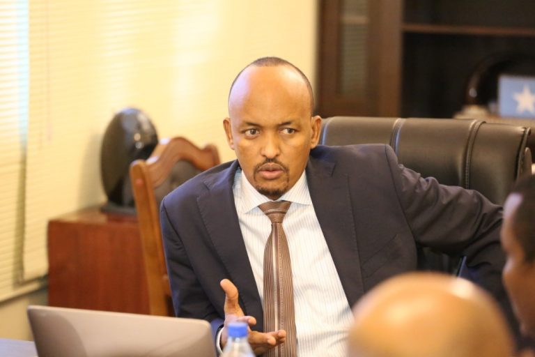 Xog-hayaha Joogtada ah ee Xafiiska R/Wasaaraha oo la shiray Agaasimayaasha Wasaaradaha Warfaafinta,Kalluumaysiga iyo Tamarta