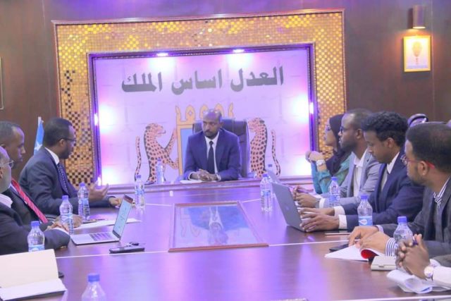 Guddoomiyaha Maxkamadda sare ee Dalka oo kulan la qaatay Wasiirka Qorsheynta XFS