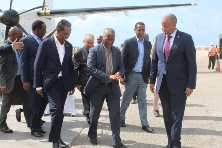 Wasiirka Arrimaha Dibadda Xukuumadda Federaalka Soomaaliya oo maanta qaabilay Wafdi ka socda Ururka Midowga Afrika oo uu horkacayo Thabo Mbeki  