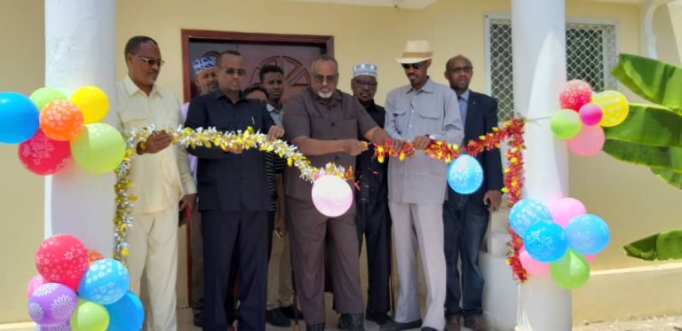 Madaxweynaha Maamulka Hirshabeelle oo Daah-Furay Mashruuca Qolalka Isgaarsiinta “Sawirro”