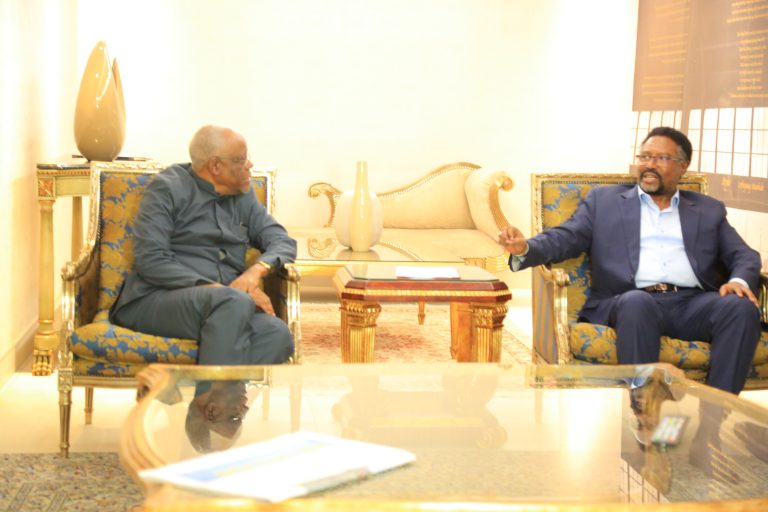 Guddoomiyaha Golaha Shacabka oo gaaray dalka Koonfur Afrika