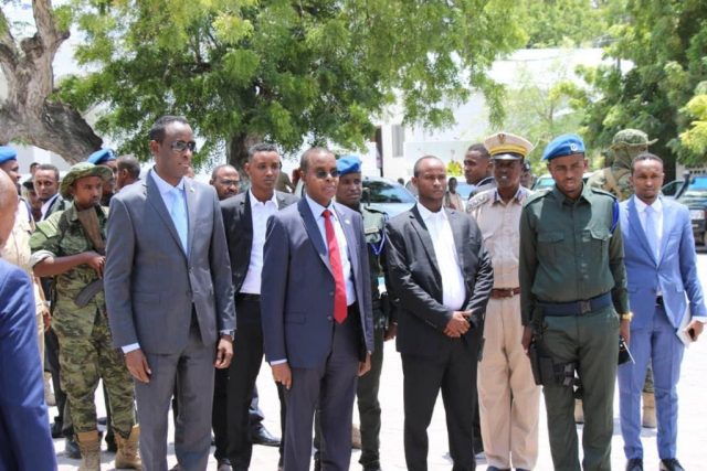 Guddoomiyaha cusub ee Gobolka Banaadir oo kormeeray Xafiisyada Dowladda Hoose