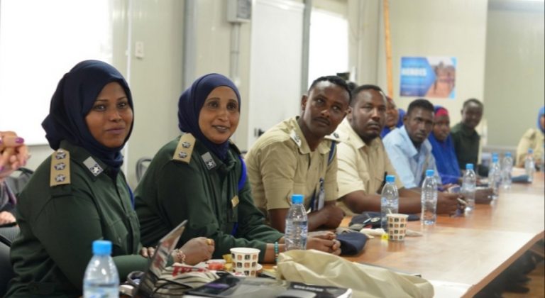 Aqoon Isweydaarsi ku aaddanaa sidii loo xoojin lahaa  ciidanka ilaalada xeebaha oo muqdisho lagusoo gabagabeeyay.