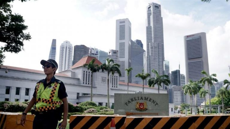 Booliiska Singapore Oo Xiray Dhowr Qof Oo Lagu Eedeeyay Taageere Daacish