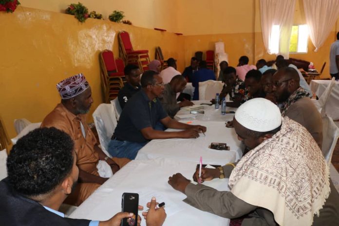 Wasaaradda Qorsheynta DfS oo kulan ah la qaatay xubnaha Laanta Fullinta ee Degmada Caabud-waaq “Sawirro”