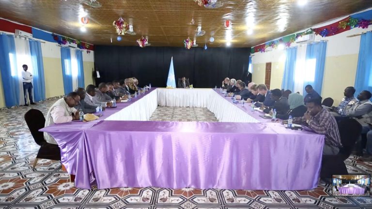 Ra’iisul Wasaare Khayre Oo Baydhabo Kula Kulmay Mas’uuliyiin Ka Socota Qaramada Midoobay Iyo Bangiga Adduunka