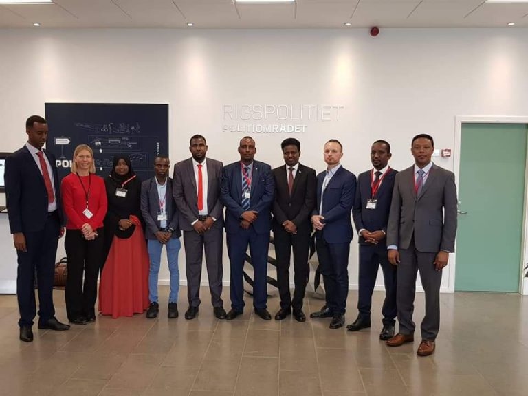 Shaqaale ka tirsan hay’adda socdaalka Soomaaliya oo uu tababar ugu furmay Denmark