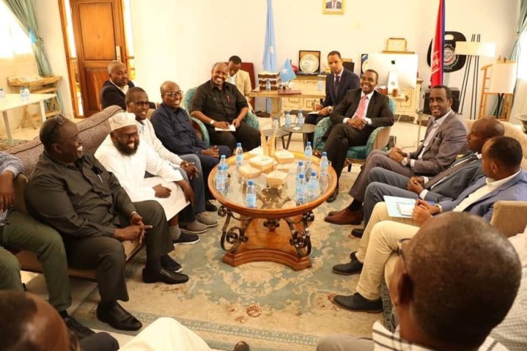 Duqa Muqdisho oo Rugta Ganacsiga kala hadlay dib-u-dhiska Caasimadda