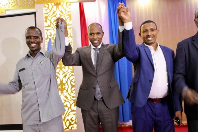 Ra’iisul Wasaare Khayre oo heshiisiiyay Bulshooyinka ku dhaqan Huurshe iyo Xeraale
