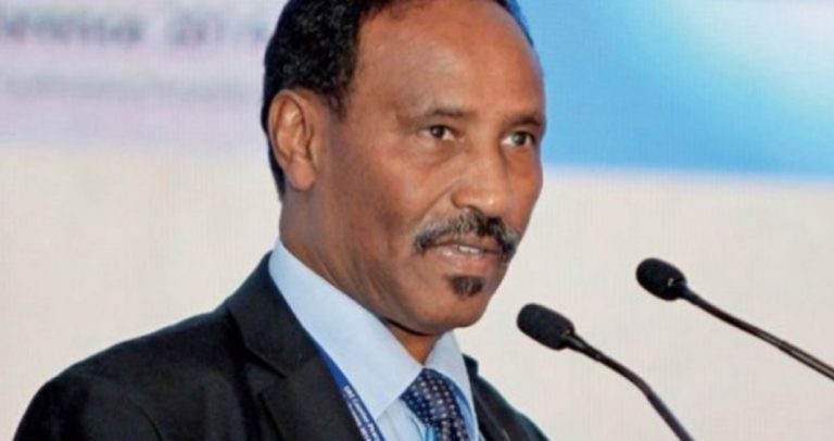 Wasiir Beyle oo ka qeyb galay shirka wada tashiga Guddiga maaliyadda Aqalka sare ee ka socda Garoowe.