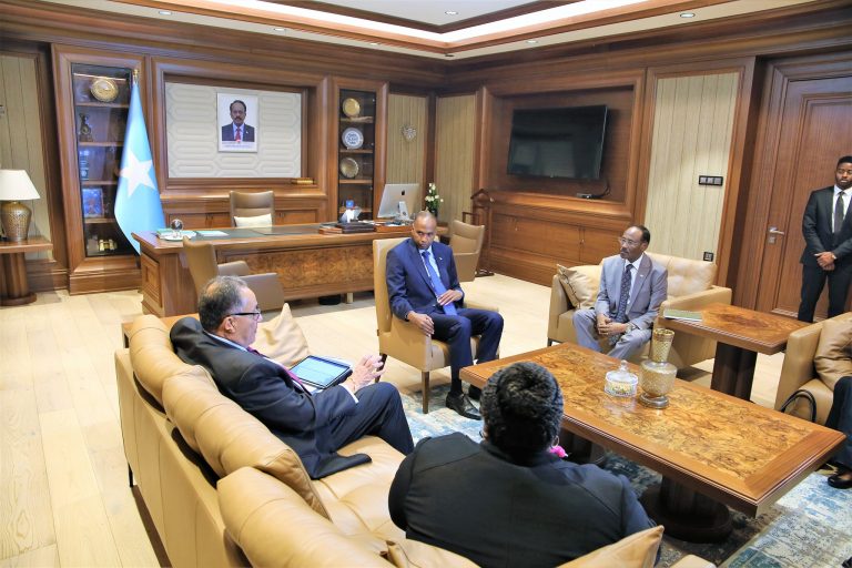 Ra’iisul Wasaare Khayre Oo Xafiiskiisa Ku Qaabilay Madaxweyne Ku-xigeenka Bangiga Adduunka