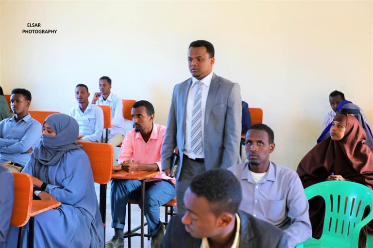 Wasaaradda Waxbarashada oo maanta soo gabagabeeyneysa Imtixaanaadka macalimiinta ee gobollada Mudug iyo Sh/Dhexe