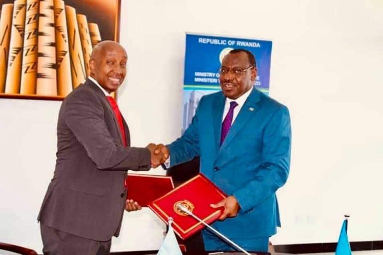 Dowladaha Soomaaliya iyo Rwanda oo kala saxiixday heshiis dhanka hawada