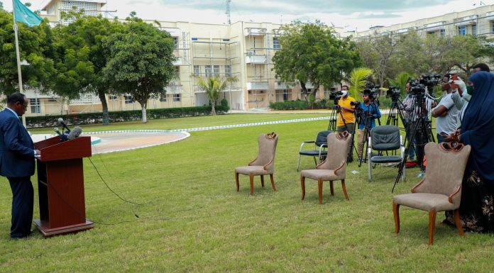 Dowladda Oo Ganacsatada Ugu Baaqday Inay Safka Hore Ka Galaan Qorshaha Kahor Taggga COVID-19