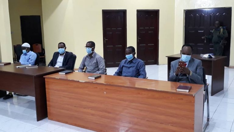 Guddoomiyaha Maxkamadda Sare Oo La Dardaarmay Garsoorayaal Xilalkooda Loo Dhaariyay.