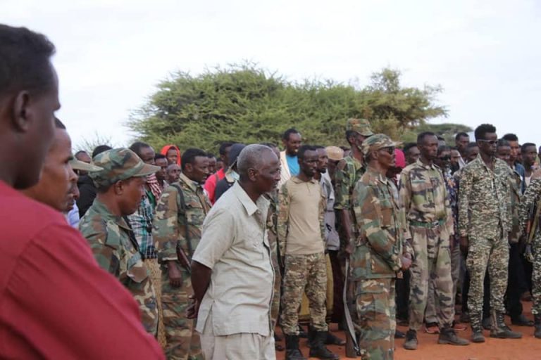 Galmudug Oo Xerada Dhaan-Karooni Isugu Geysay Ciidamada Ka Mid Noqonayo Daraawiishta+Sawirro