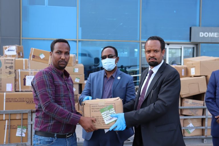 Wasaaradda Caafimaadka Xukuumadda Federaalka Soomaaliya Oo Agab Caafimaad Kala Wareegtay Itoobiya “Sawirro”