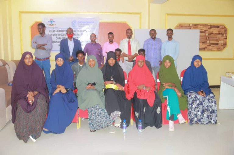 Saxafiyiin Tababar Loogu Qabtay Magaalada Gaalkacyo