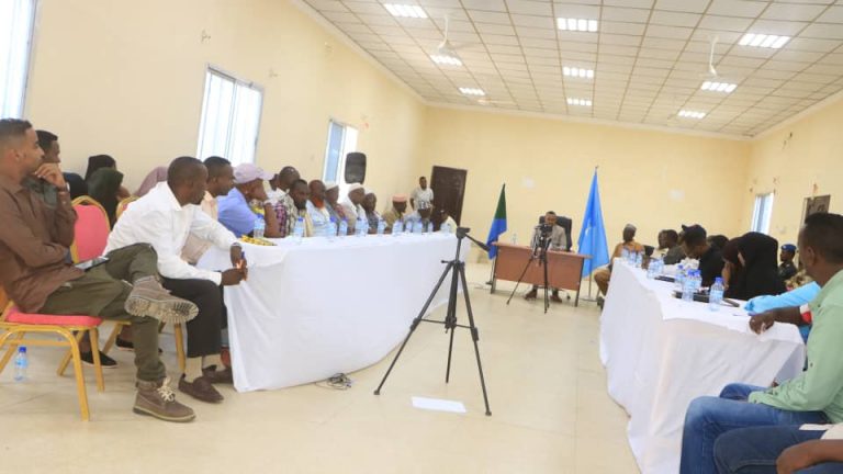 Maamulka iyo Bulshada Degmada Buulo burte oo ka wada hadlay amniga iyo fatahaadda Webiga